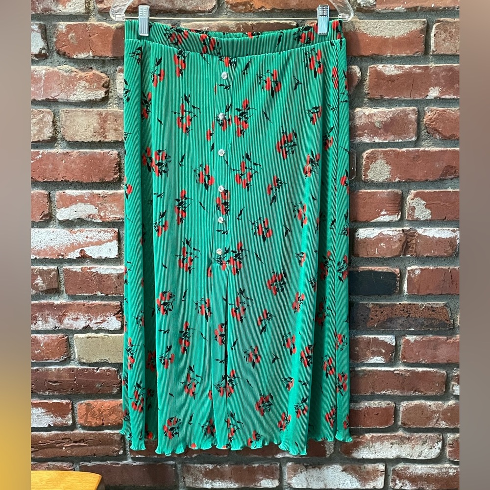 NWT ASOS PLEATED MIDI SKIRT GREEN AND RED SIZE 8 PETITE